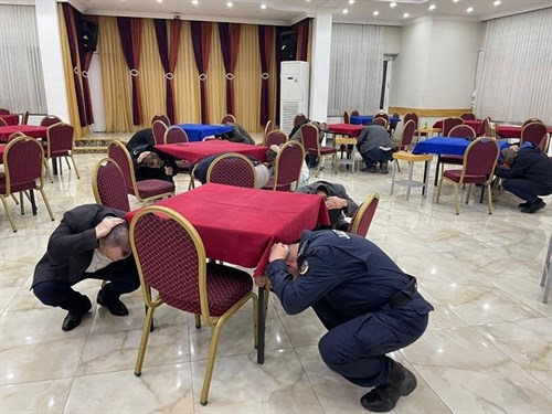 İlçemizde "Çök-Kapan-Tutun" Tatbikatı Yapıldı.